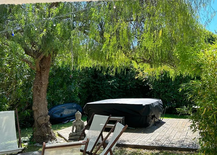 בית אירוח Maison Les Louves