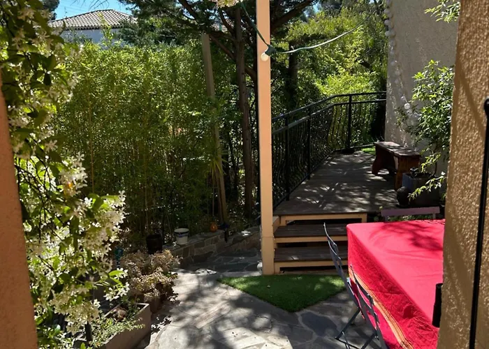 Maison Les Louves בית אירוח *